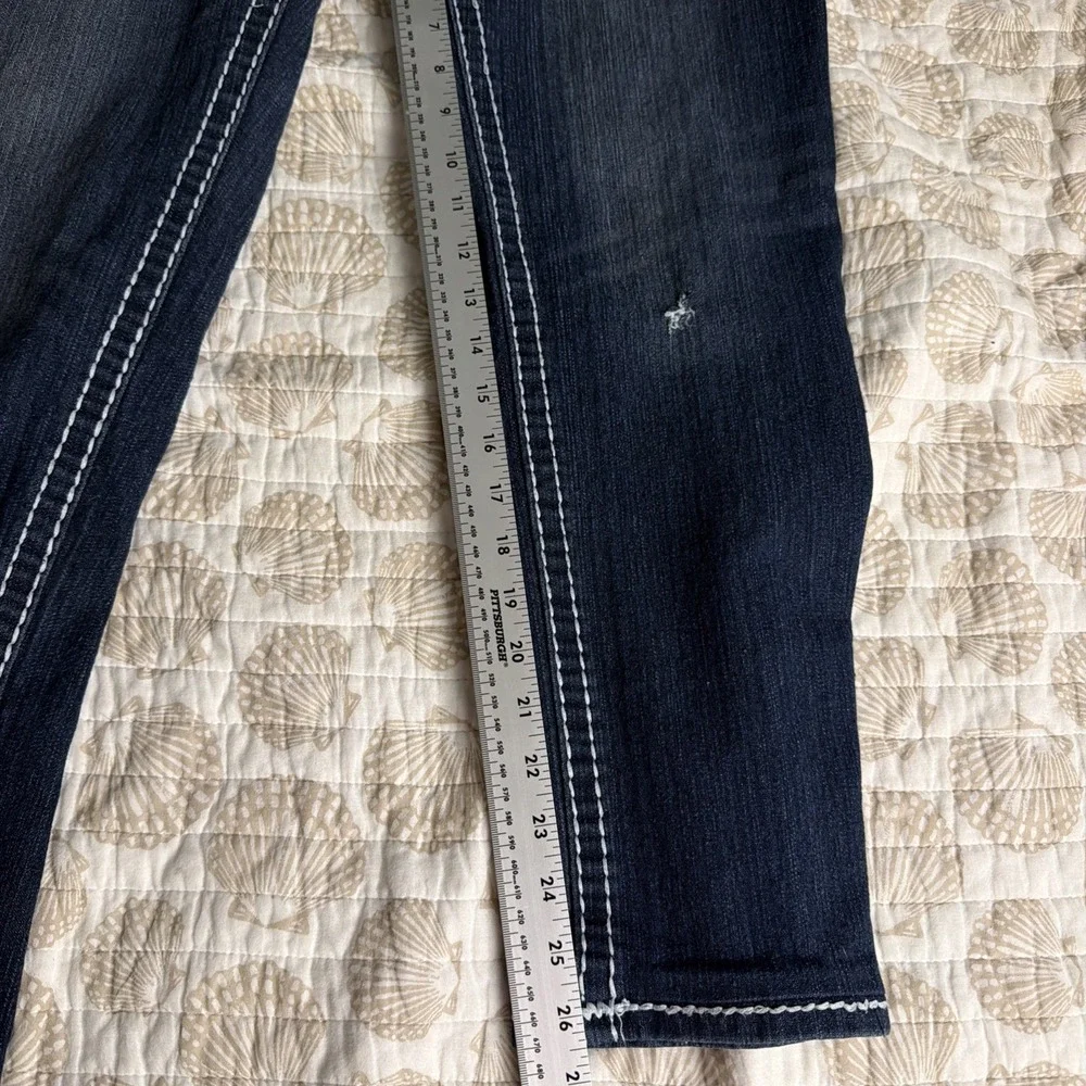 🤩 Vintage True Religion denim / jeans Joey Super T Size 29 Clean With Holes